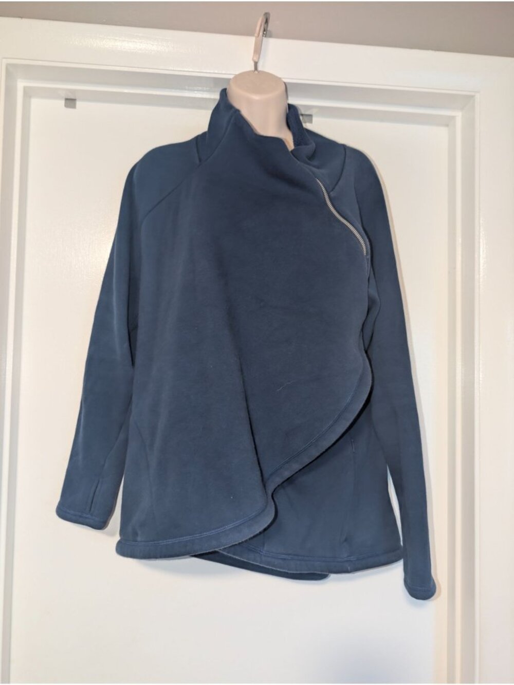 Athleta Cozy Karma Asymmetrcial Pullover Sweatshirt Size Large
